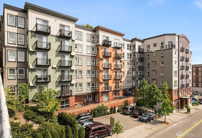 Building Photo - 108 5th Ave S