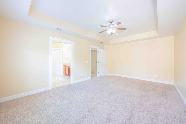 Building Photo - 8808 Bainbridge Dr