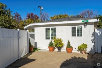 Building Photo - Beautifully remodeled 2 bedroom home