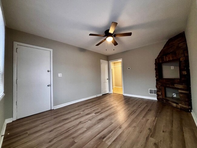 Building Photo - Cozy & Convenient Studio Apartment in Fair...