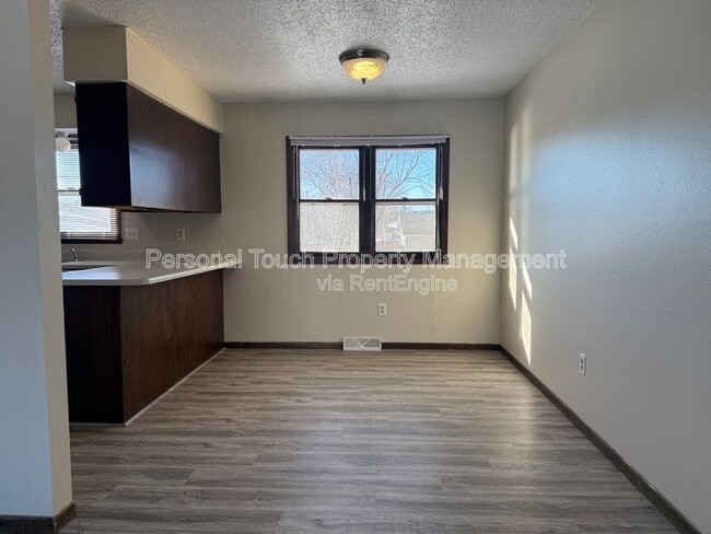 Building Photo - 407 5th St E