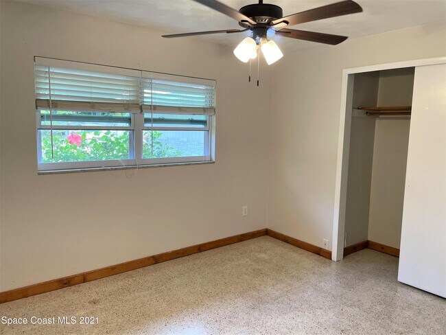 Building Photo - 296 Woodland Dr