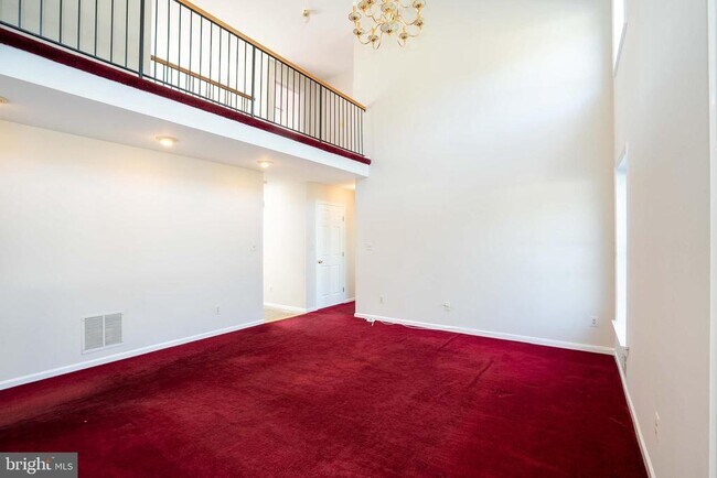 Building Photo - 27 Samantha Dr