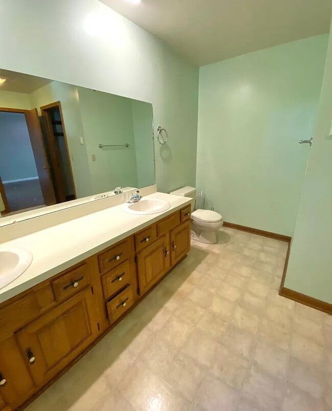 Building Photo - 3101 E Stoll Rd