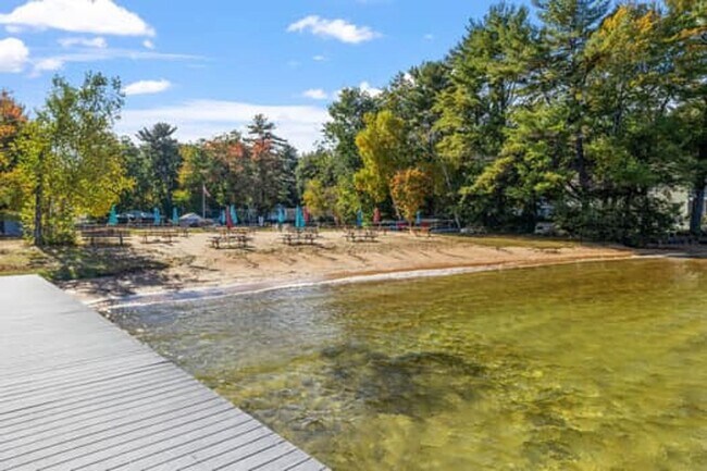 Building Photo - Spacious & Comfortable 4 Bedroom House - C...