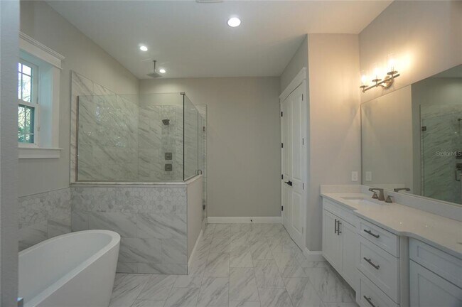 Building Photo - 3625 E Clark Cir