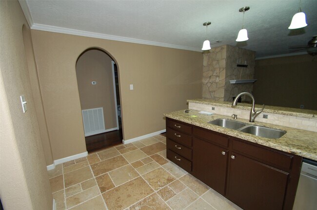 Building Photo - 3110 Brookhurst Ln