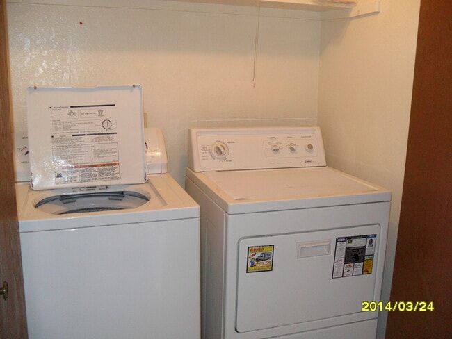 Building Photo - Age 55 - UNFURNISHED TOWNHOUSE