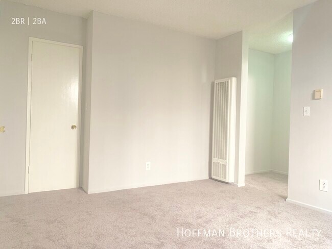 Building Photo - 2313 S Bentley Ave