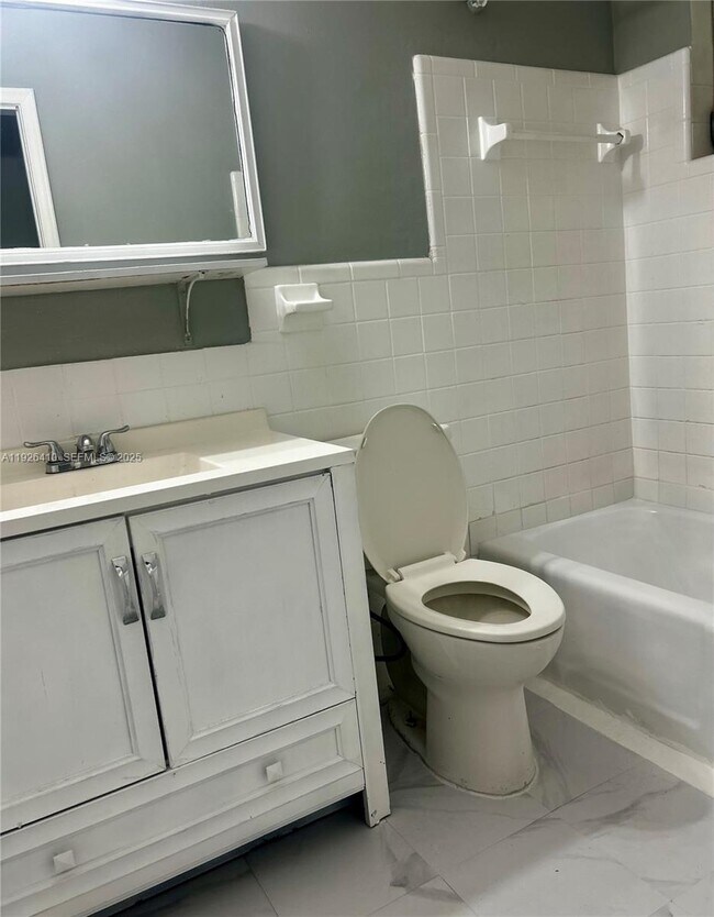 Building Photo - 2641 Polk St