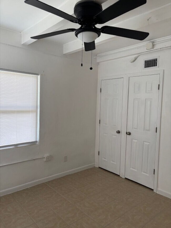 Building Photo - Recently Renovated 2BR/1BA Near FSU, FAMU & TSC – Only $950/Month!