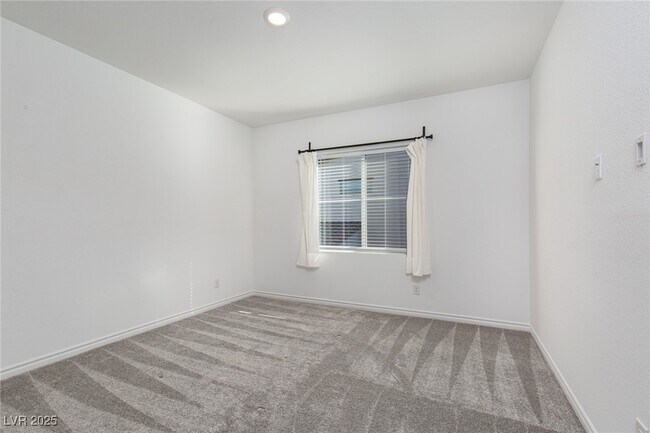 Building Photo - 2532 Vittora Pointe St