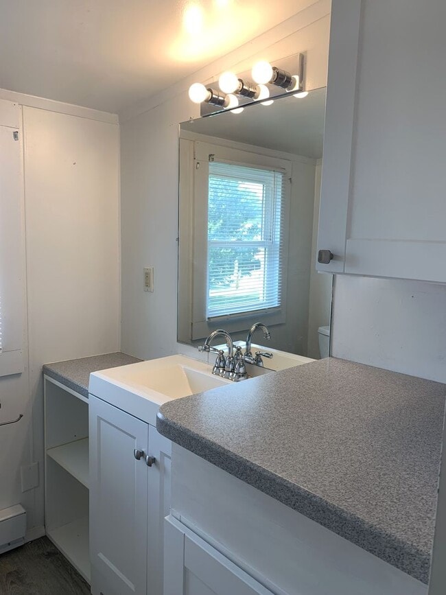 Building Photo - 302 Fairmount Ave