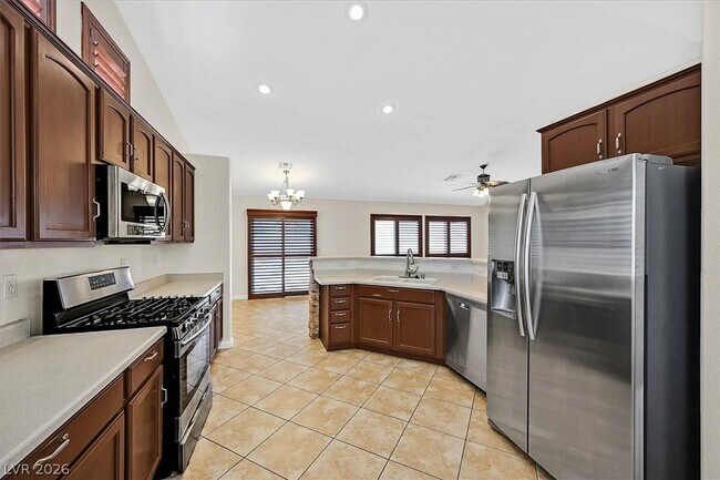 Building Photo - 5840 Coconut Creek St