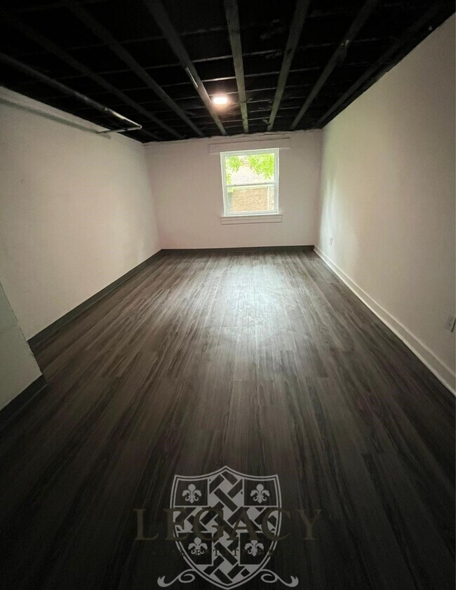 Building Photo - 312 Bowwood Dr