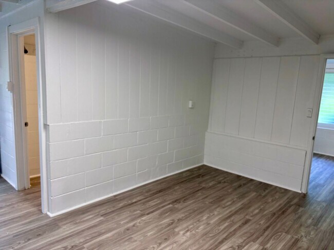 Building Photo - OAHU9364