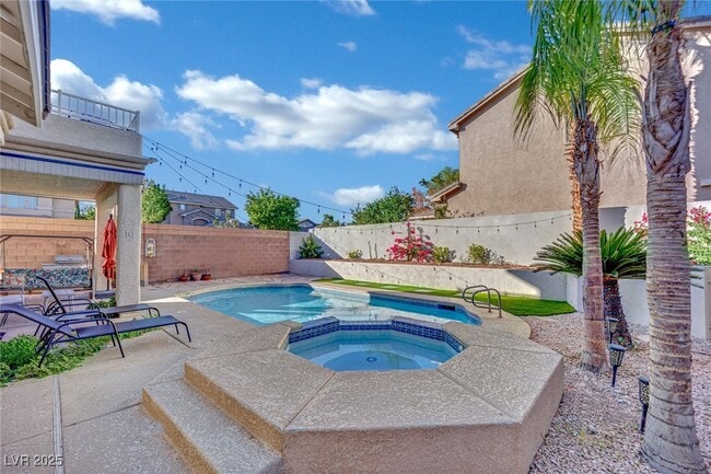 Building Photo - 10336 Early Morning Ave