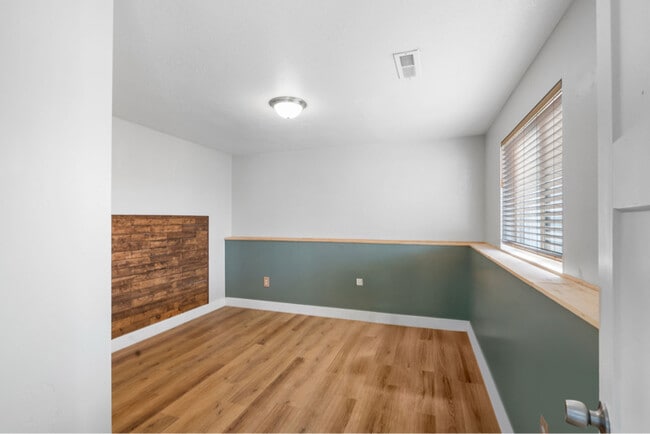 Building Photo - 1015 W 3000 N