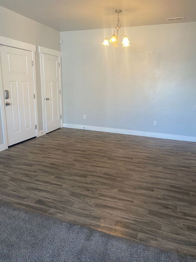 Building Photo - Beautiful 3 bed 2 bath townhome in Vineyard