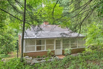 Building Photo - 605 Shepards Hill Rd