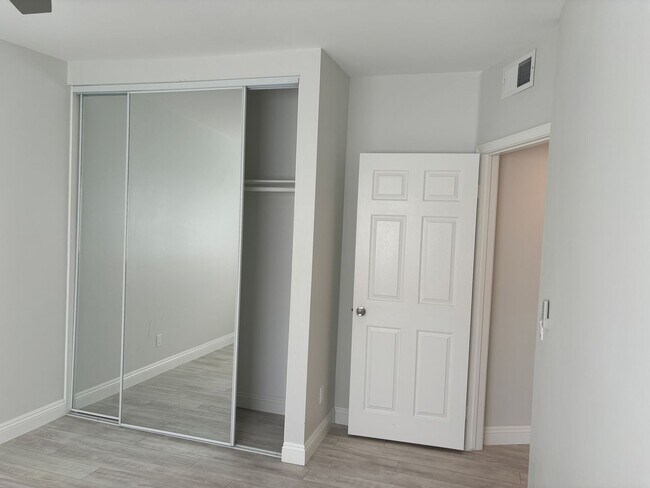 Building Photo - Spacious-Bright 3 Bedroom 2.5 Two story Ba...