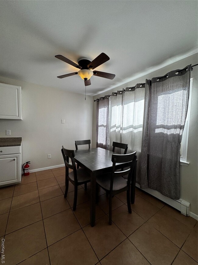 Building Photo - 8 Whitman Ct