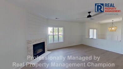 Building Photo - Beautifully Updated 2 BD/2 BA with Screened Porch & Modern Finishes