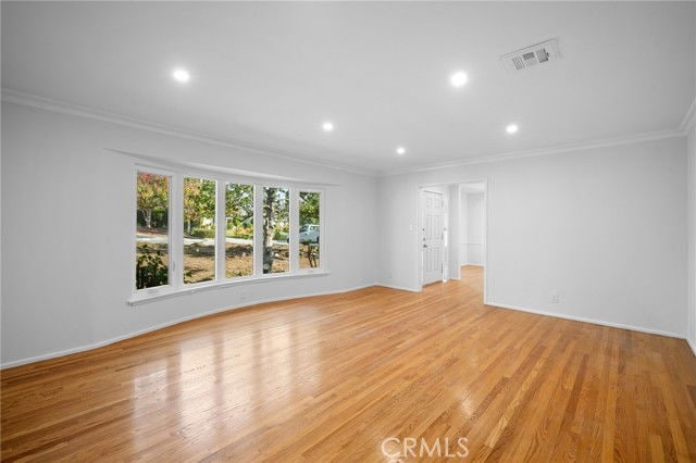 Building Photo - 685 Rim Rd