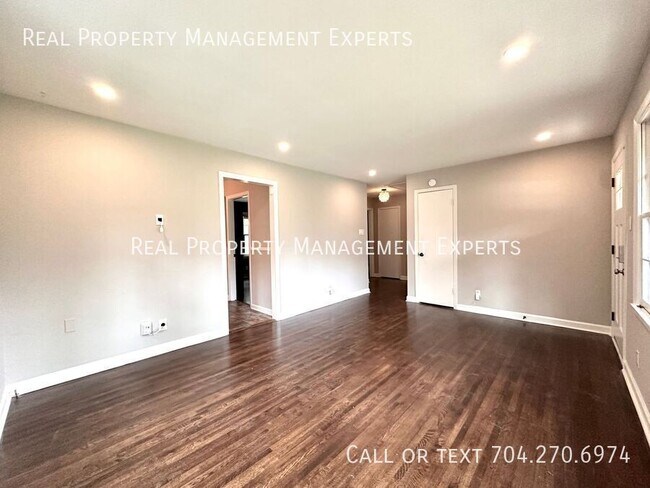 Building Photo - 4320 Woodgreen Terrace