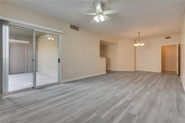 Building Photo - 6868 Sky Pointe Dr