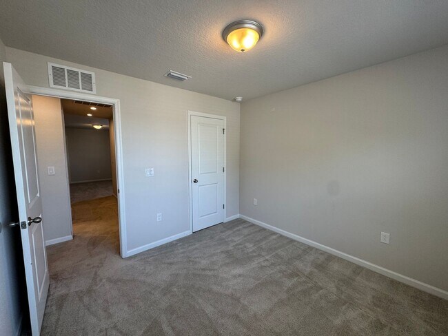 Building Photo - Ready Now: Panther Creek Two-Story Single Family Home