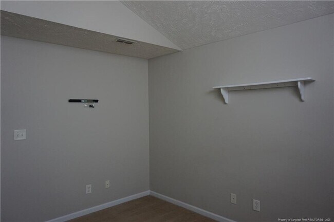 Building Photo - 2913 Aristocrat Ln