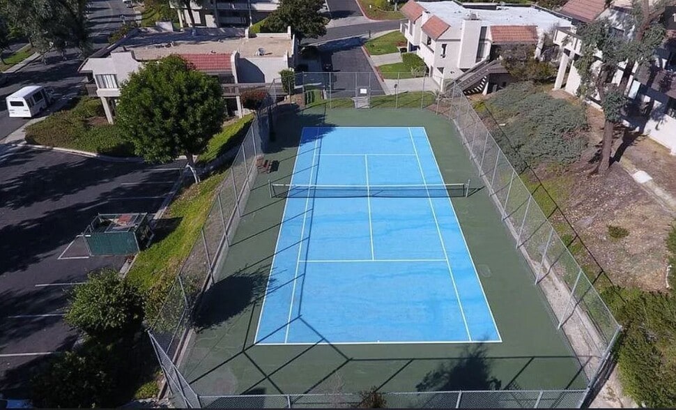 Building Photo - 6612 Reservoir Ln