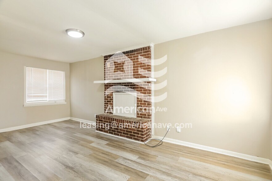 Building Photo - 716 61st St