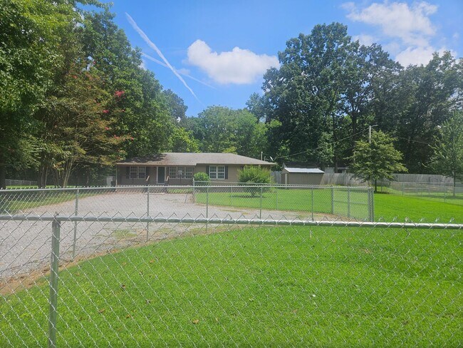 Building Photo - 1108 St Joseph Dr NW