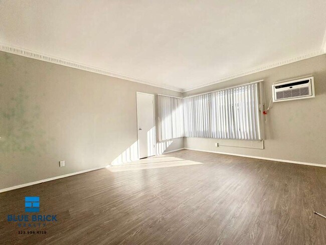 Building Photo - 5315 Whitsett Ave