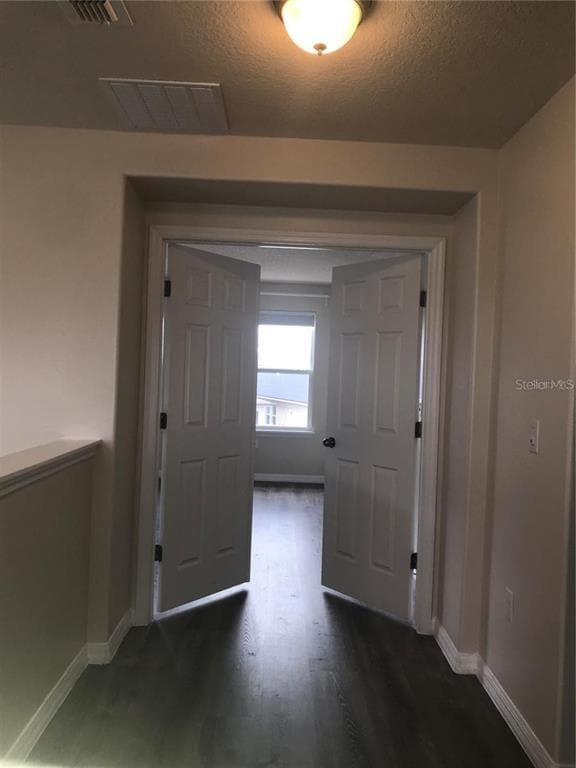 Building Photo - 2504 Amati Dr
