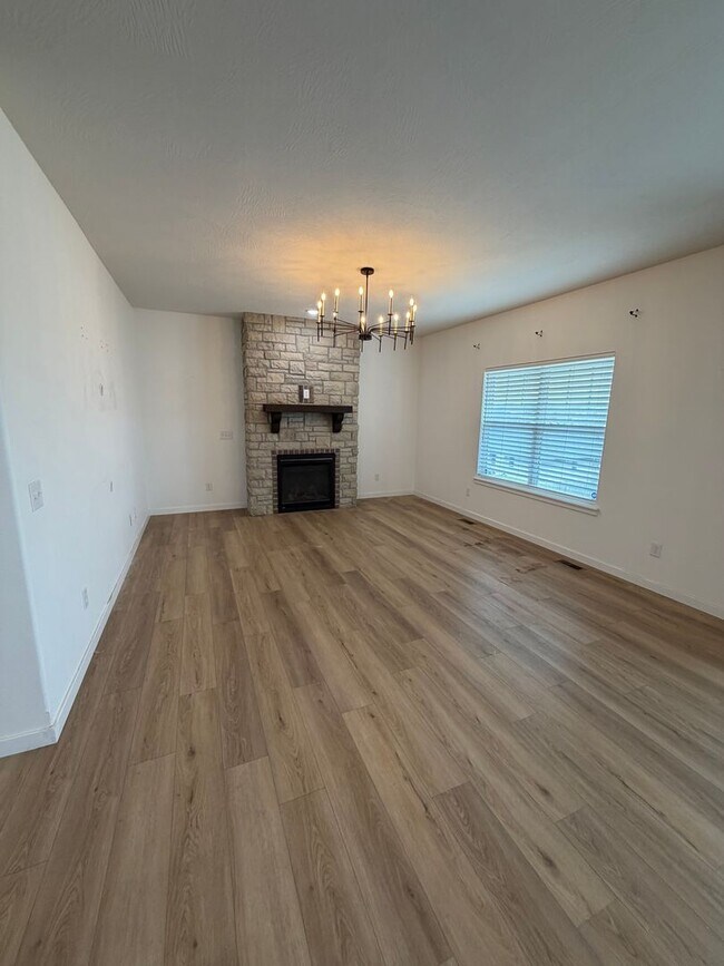 Building Photo - REMODELED 5 Bedroom | 3 Bathroom | 3 Car Garage HOME -- 3,554 sqft | BASEMENT! | NIXA SCHOOLS | F...