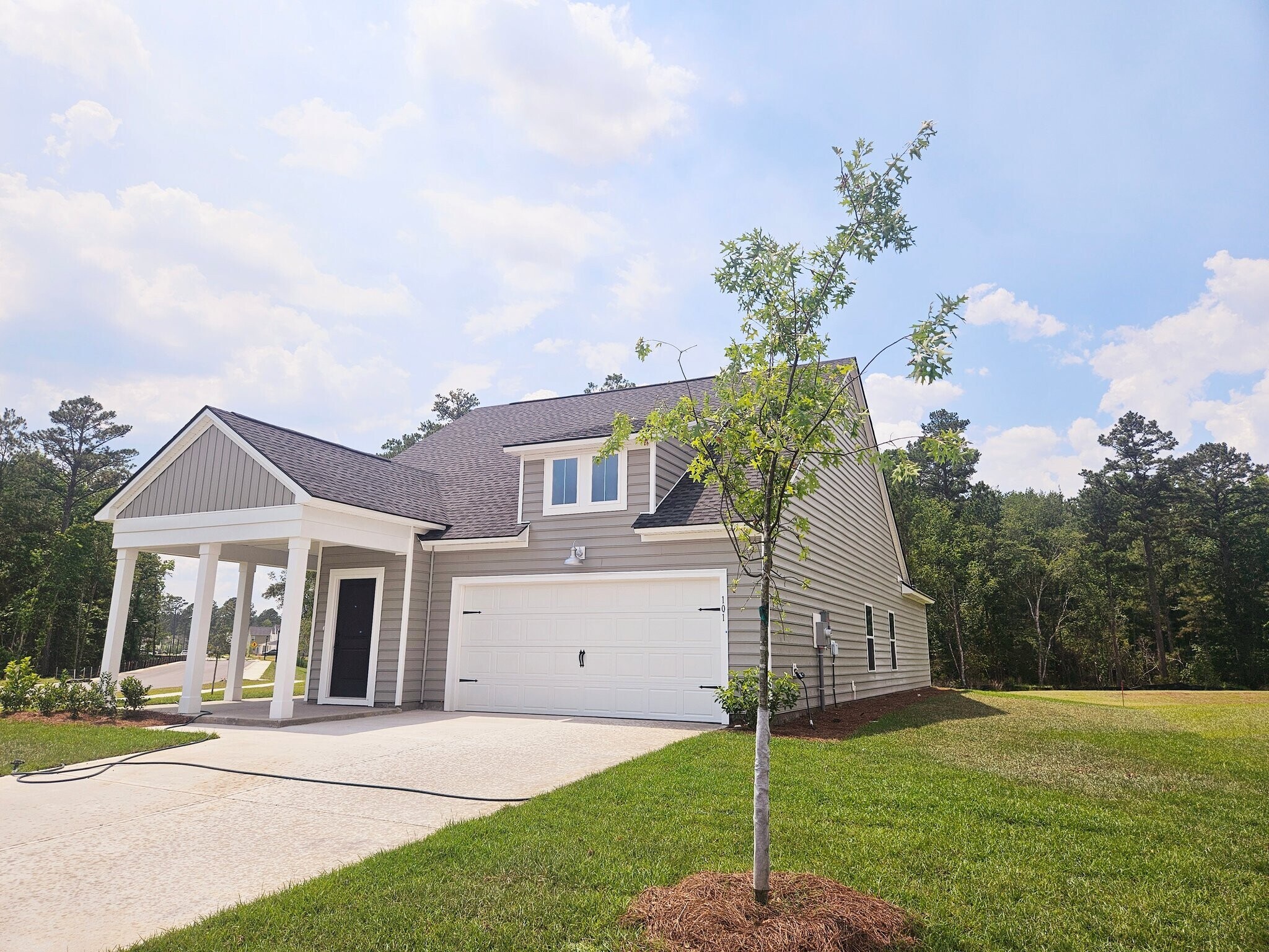 Building Photo - 101 Bluebell Way