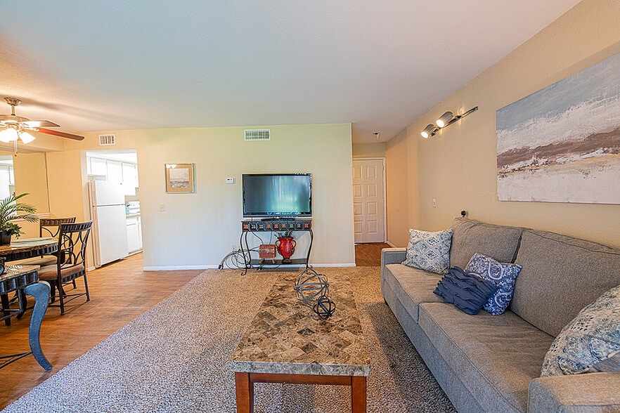 Living Area - Deer Wood