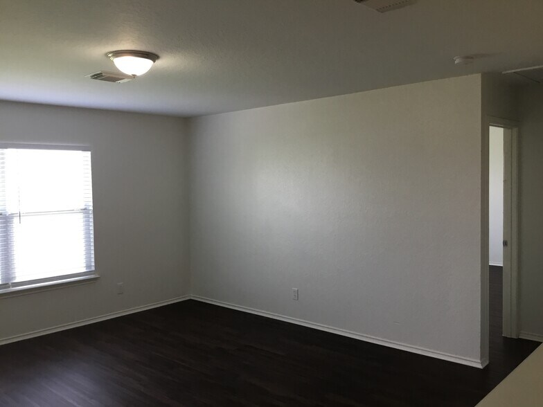 Building Photo - 6410 Flatstone Pass