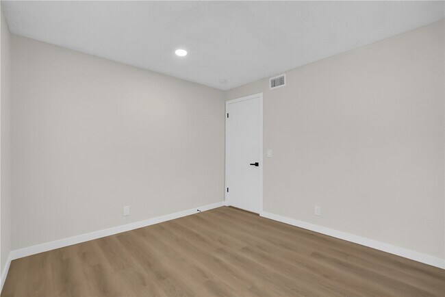 Building Photo - 1242 Sultan Cir