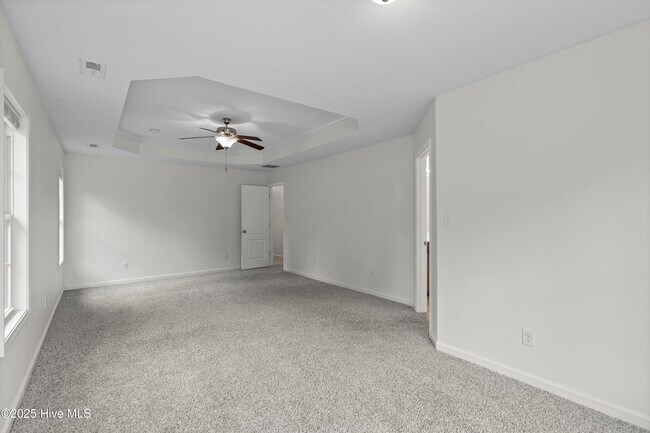 Building Photo - 207 Riverstone Ct