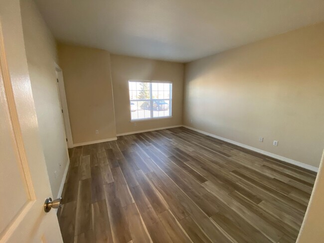 Building Photo - Reunion Two Bedroom Condo with Garage