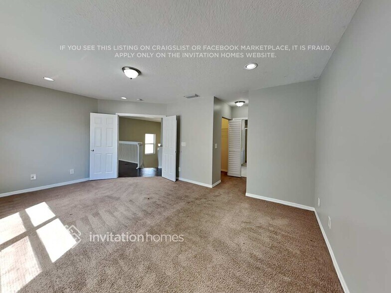 Building Photo - 1359 SW 105th Ave