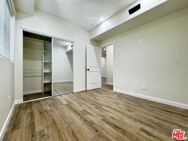 Building Photo - 5637 Homeside Ave