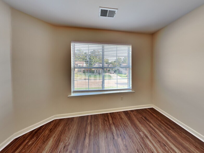 Building Photo - 5927 Peterson Ridge Ln