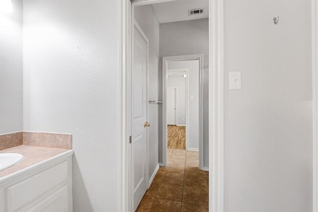 Building Photo - 2906 Pearl St