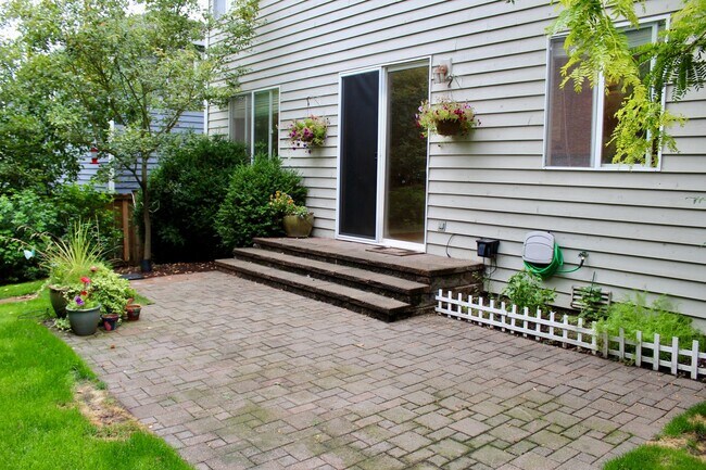 Building Photo - Rose Hill - Kirkland Home