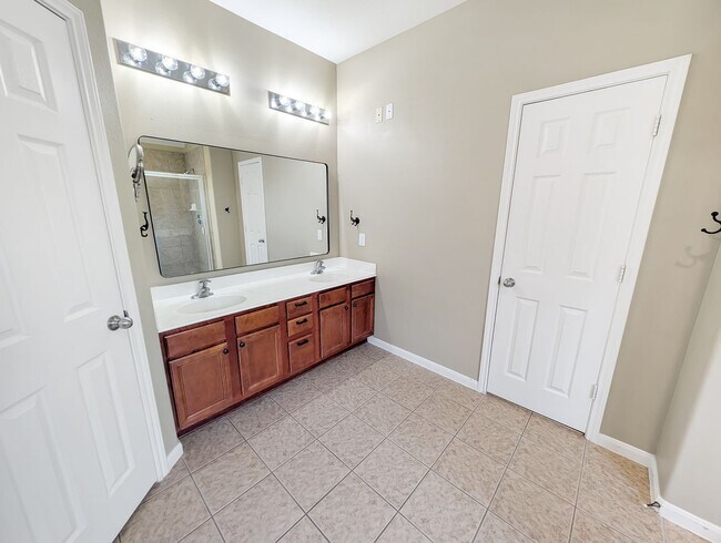 Building Photo - 26403 Abbey Springs Ln